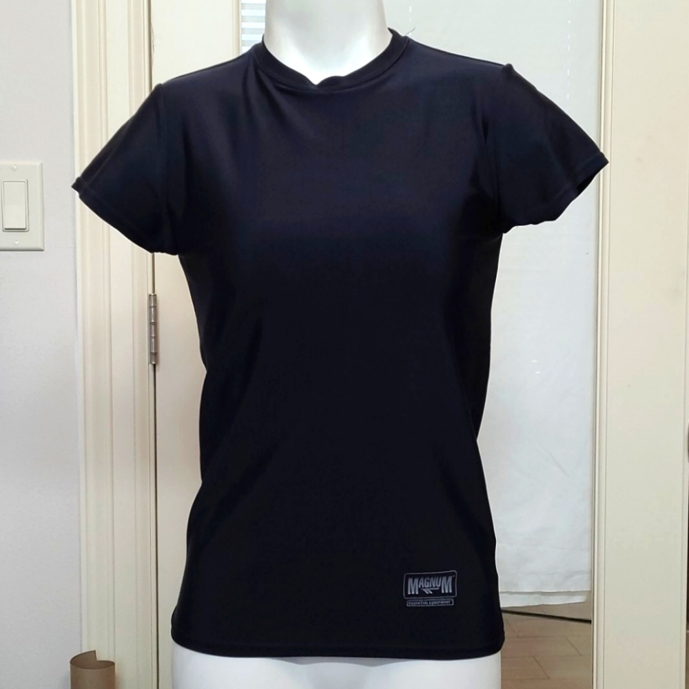 Magnum Essential Equipment Black Sport Top